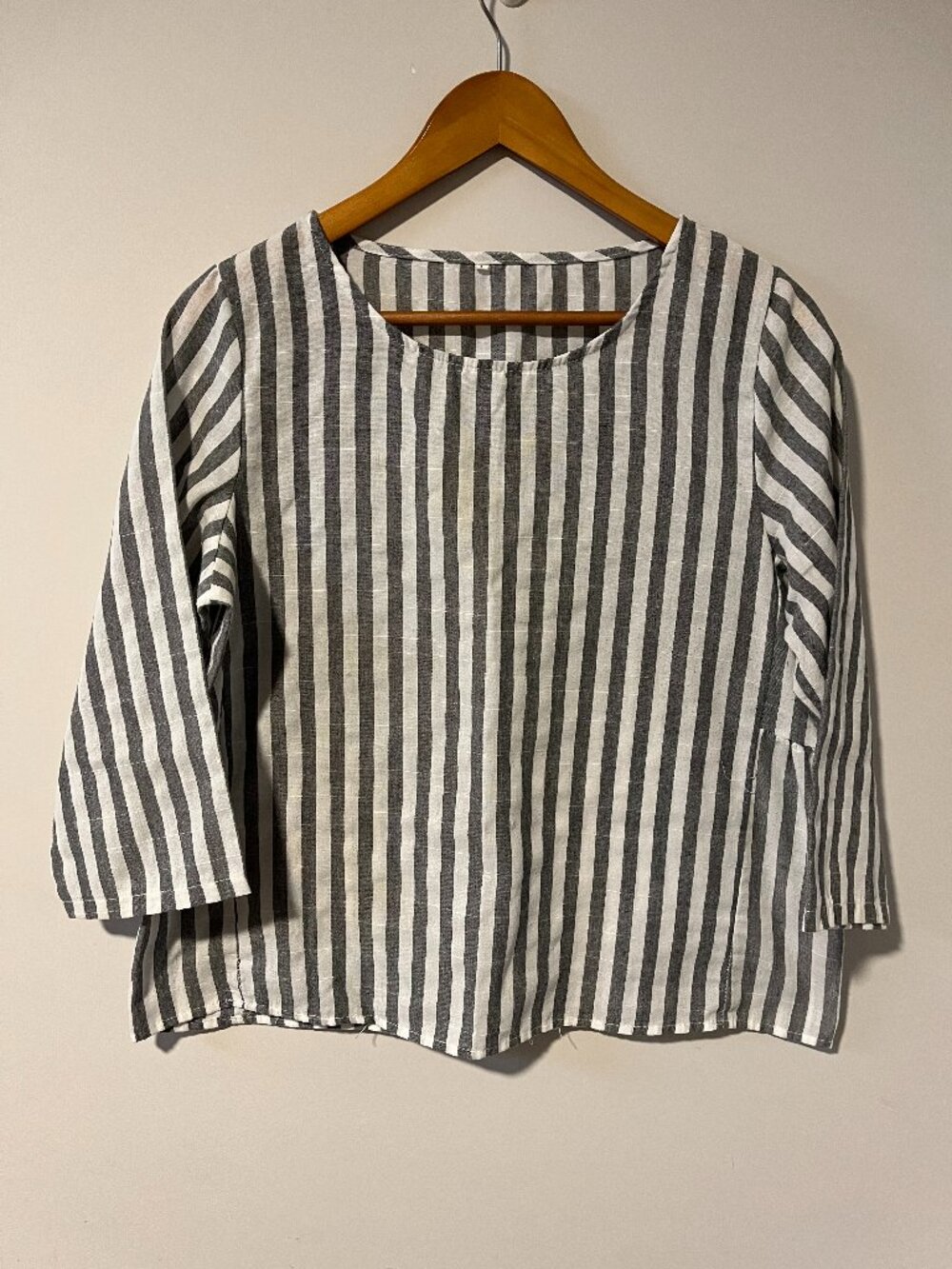 Boxy Linen Striped Top Cropped - Gray White Stripes